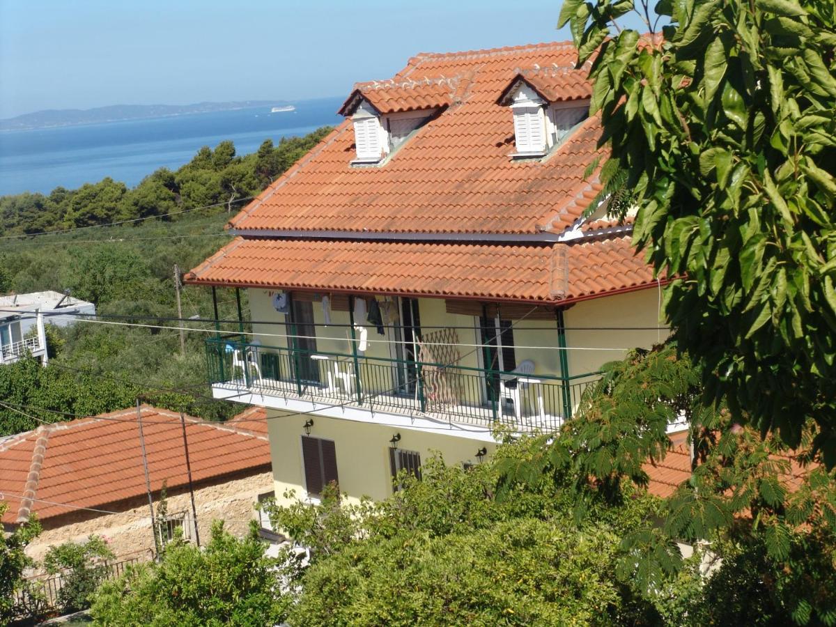 Villa Nefeli Loútsa المظهر الخارجي الصورة