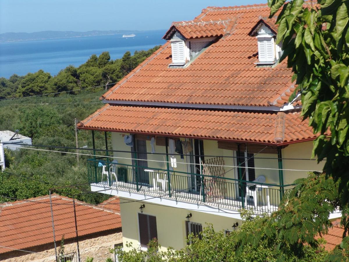 Villa Nefeli Loútsa المظهر الخارجي الصورة