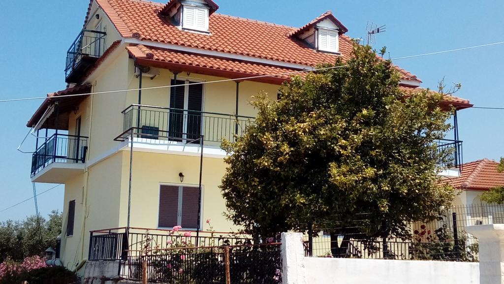 Villa Nefeli Loútsa المظهر الخارجي الصورة