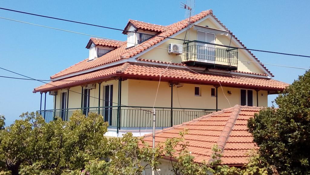 Villa Nefeli Loútsa المظهر الخارجي الصورة